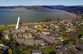 Aqua Soleil Beachfront Apartment Whitianga